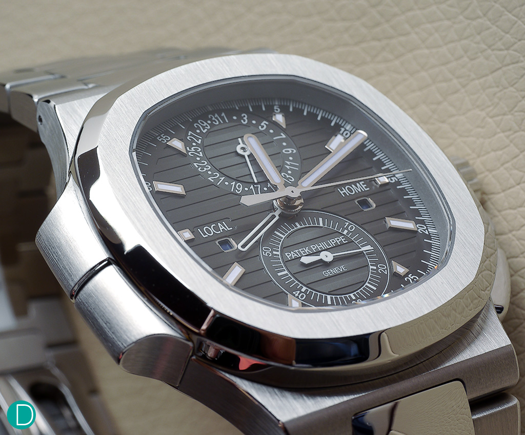 The dial of the Patek Philippe 5990 is very clear and legible. 