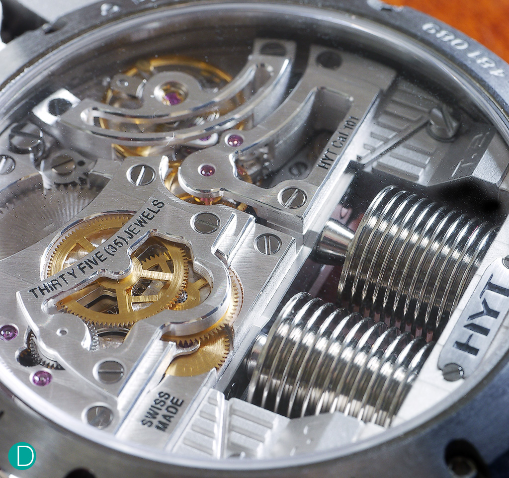 Traditional watchmaking finishing and layout of the H1 movement. The movement is finished very well, with beautiful anglage and nice sharp inflexions on the bridges.