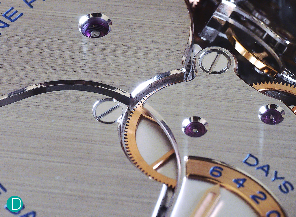 The Caliber P.2005 is rather well-finished, and the gold accents add a nice touch to the bridges of the movement. 