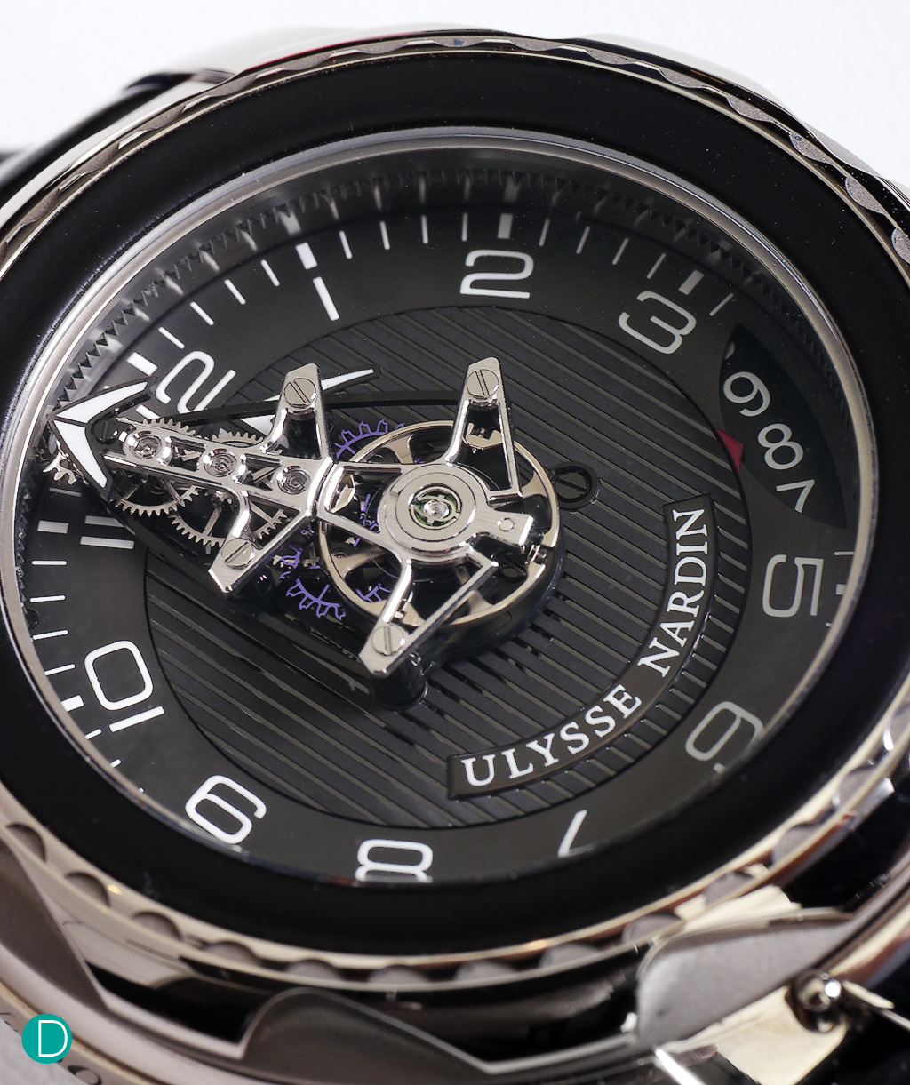 UN FreakLab, showing the dial and the redesigned floating movement which turns on its own axis. 