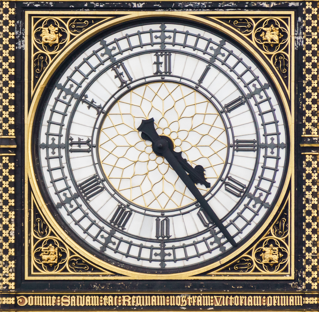 servicing-of-a-mechanical-object-on-a-grand-scale-london-s-big-ben