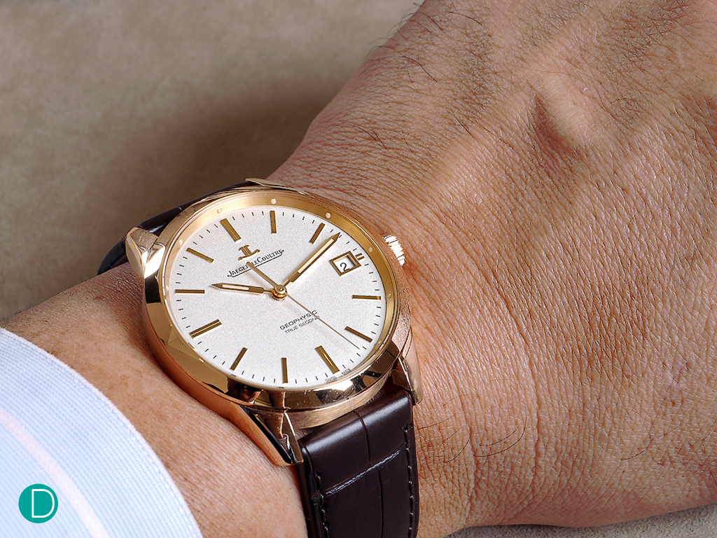 On the wrist the 39.6mm diameter and 11.5mm thich wears very nicely indeed. 