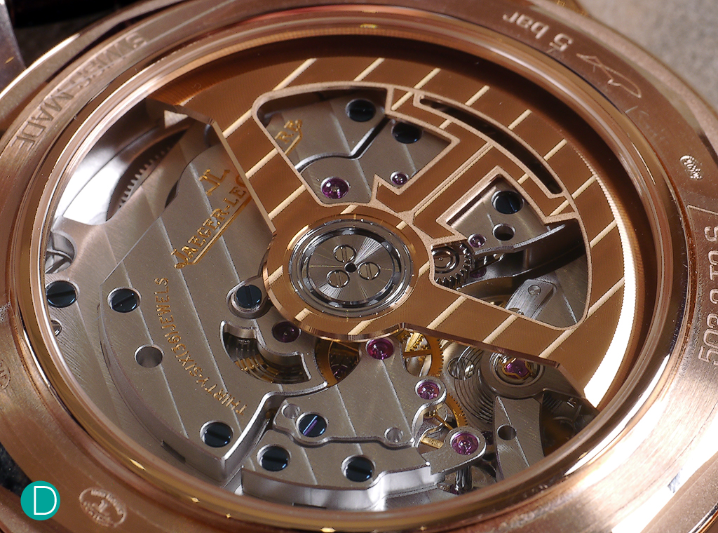 JLC C.772 powers the Geophysic Universal Time. The movement runs at 28,800 bph with a power reserve of 40 hours.