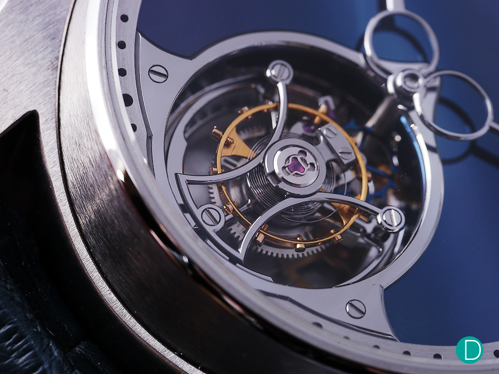 The movement features 36 inward angles, a mark of impressive workmanship