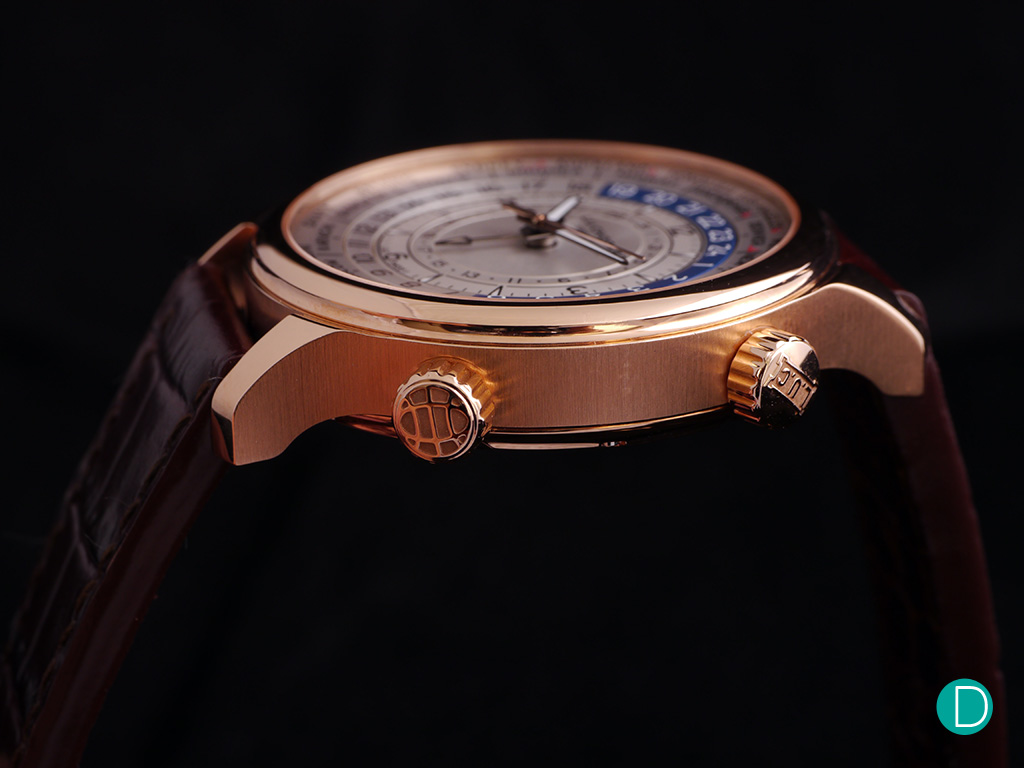 The two crowns, indicative of the Cottier derived movement concept. 