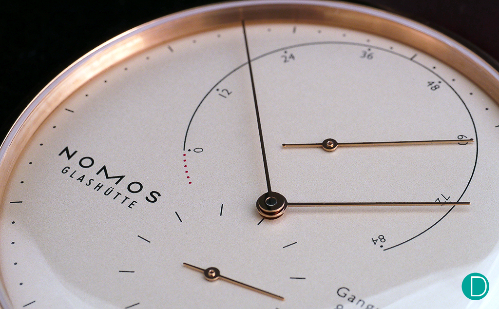 The dial design bears very simple elements to it making it easy to appreciate the details.