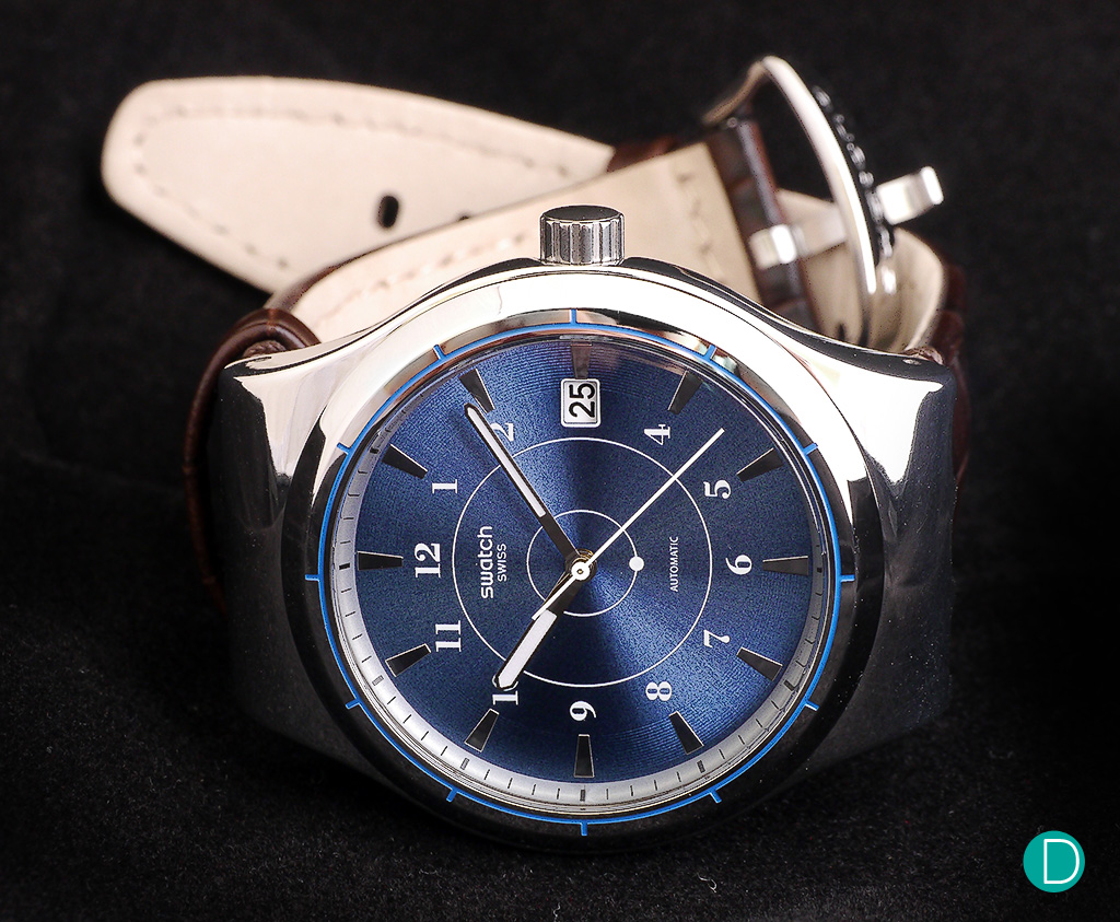 The Sistem51 Irony comes in a 316L stainless steel watch case in 6 different designs. 