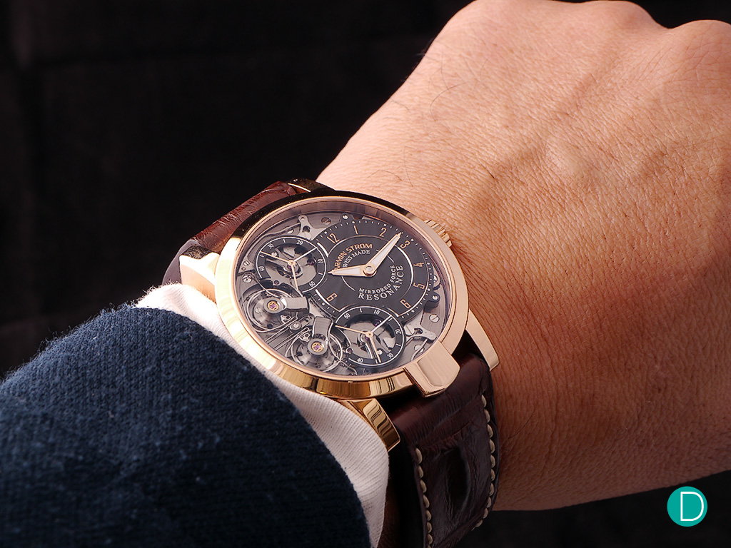 On the wrist, the 43.5mm case diameter with a case height of 13mm is quite comfortable.