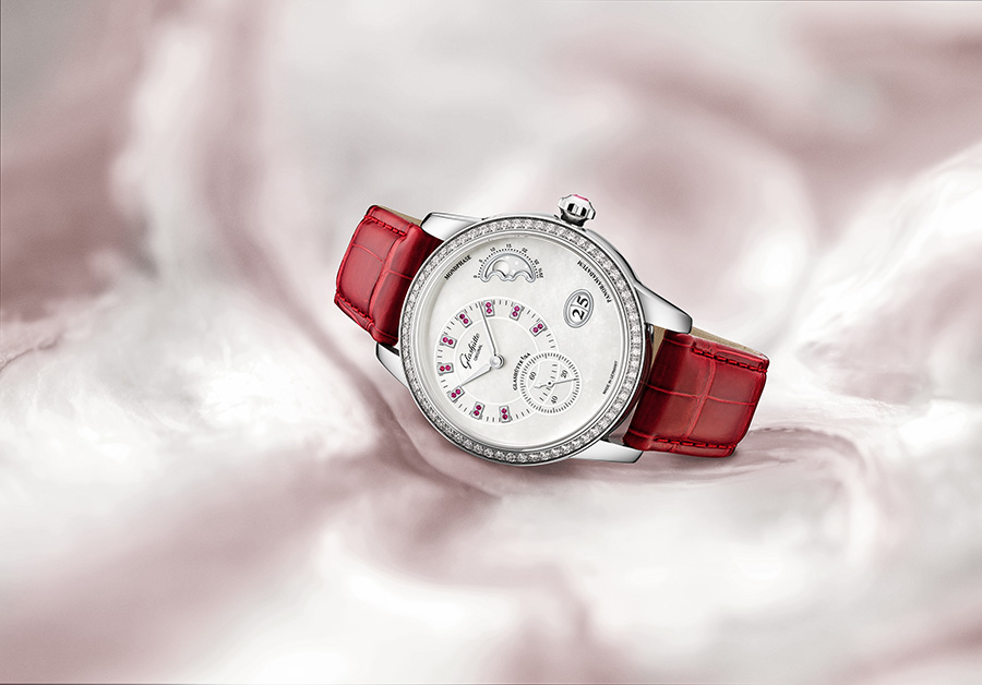 Red as in love: the new PanoMatic Luna from Glashütte Original