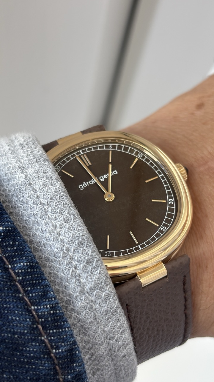 Live from GWD26: Gérald Genta Minute Repeater Golden Obsidian | Hands-on Impressions