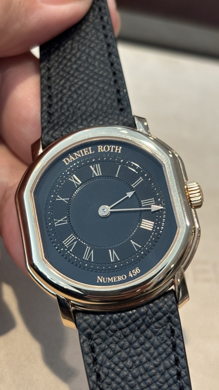 Live from GWD26: Daniel Roth Extra Plat Rose Gold Gilt | Hands-on Impressions